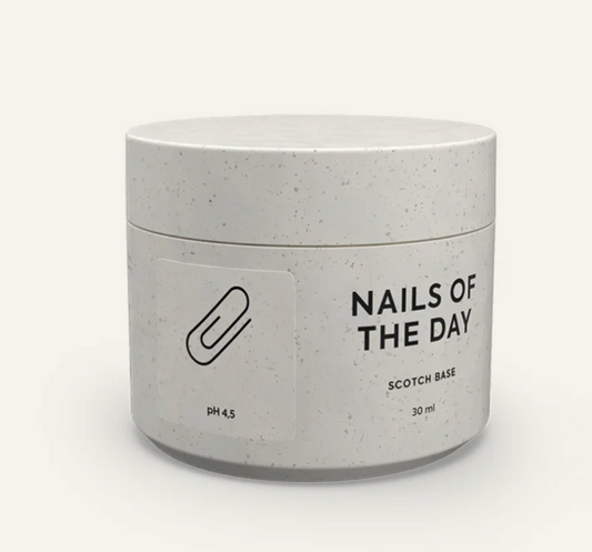 NAILSOFTHEDAY SCOTCH BASE — base líquida profesional para uñas naturales