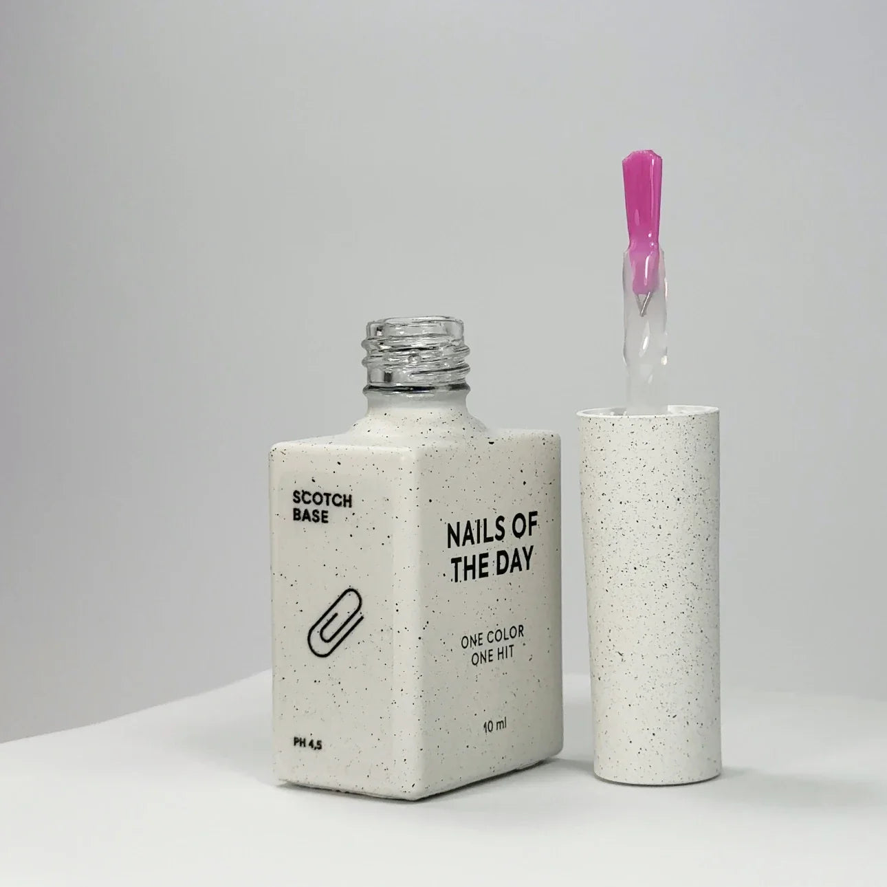 NAILSOFTHEDAY SCOTCH BASE — base líquida profesional para uñas naturales, 10 ml