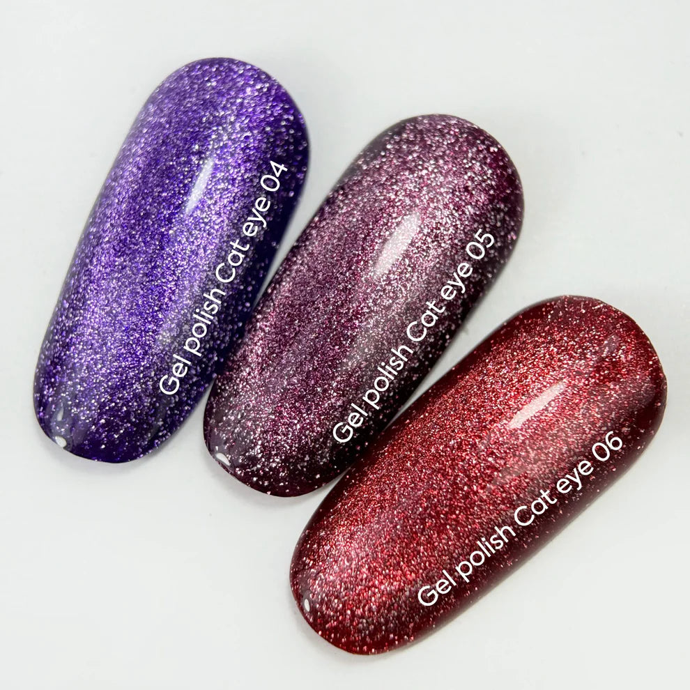 NAILSOFTHEDAY Gel Polish Cat Eye 05 — esmalte semipermanente rosa oscuro efecto ojo de gato con partículas metálicas finas y un ligero efecto reflectante. Cobertura total en una sola capa. 6 ml.