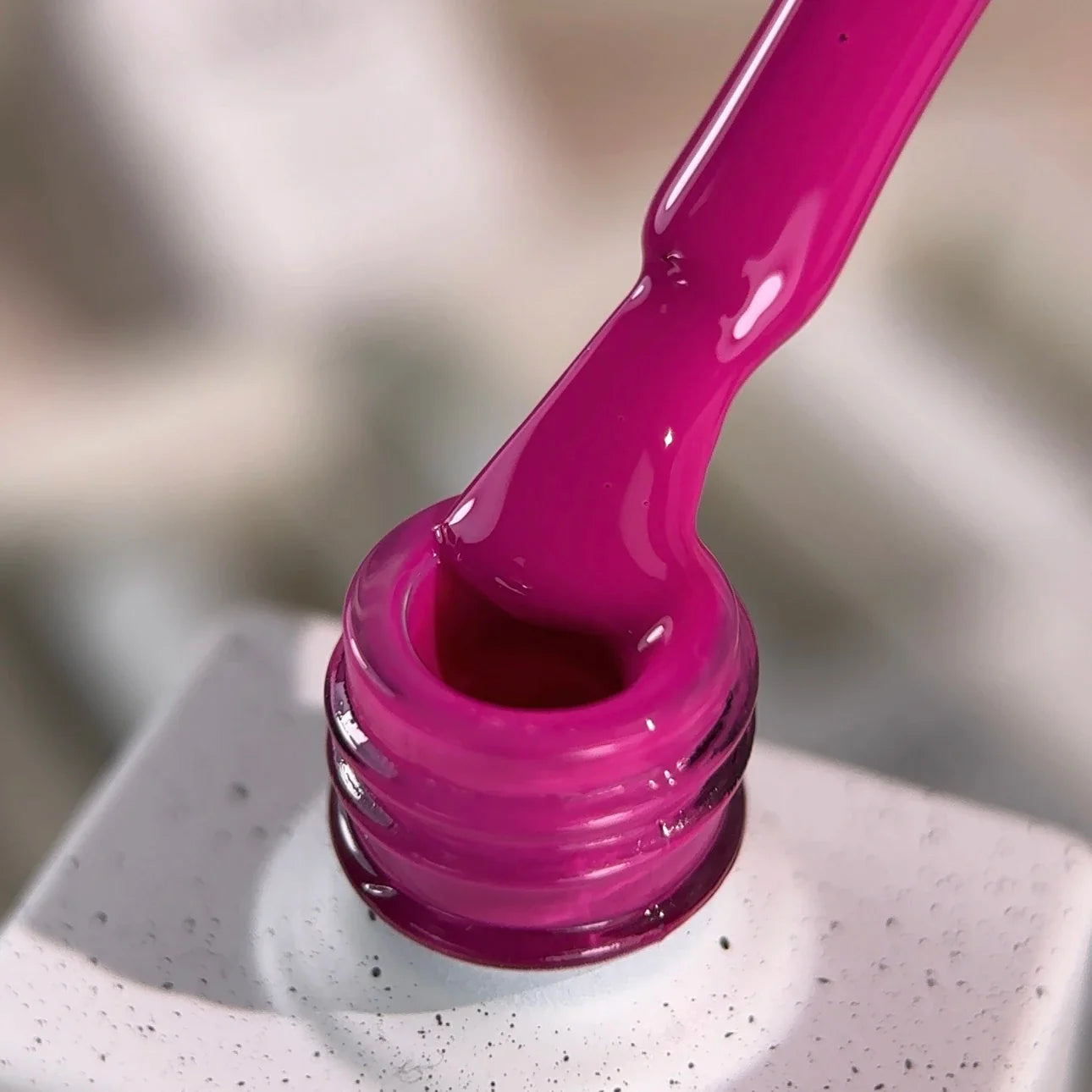 NAILSOFTHEDAY Esmalte en gel Dragonfruit-211, 10 ml — rosa púrpura superpuesto en una capa, 10 ml