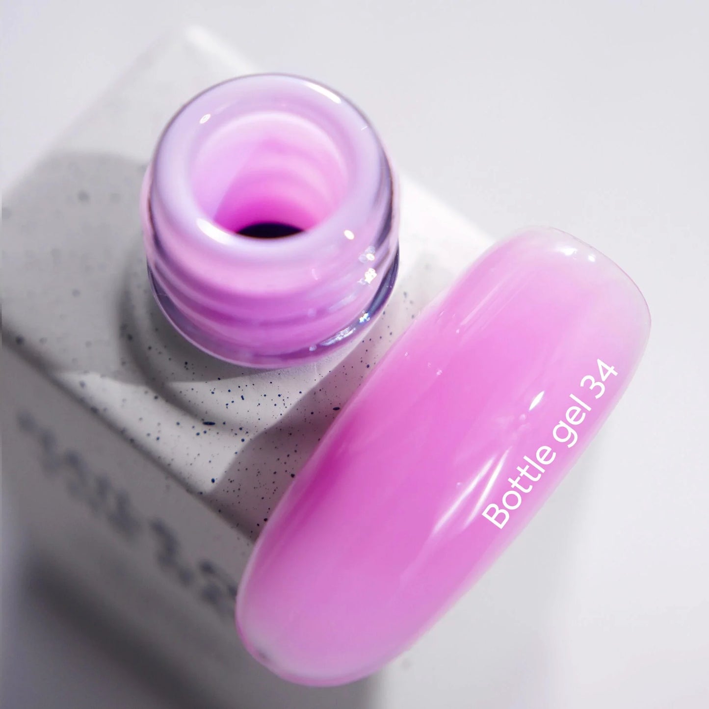NAILSOFTHEDAY Botella gel 34 – gel fortalecedor de uñas ultra fuerte de color rosa suave, 10 ml