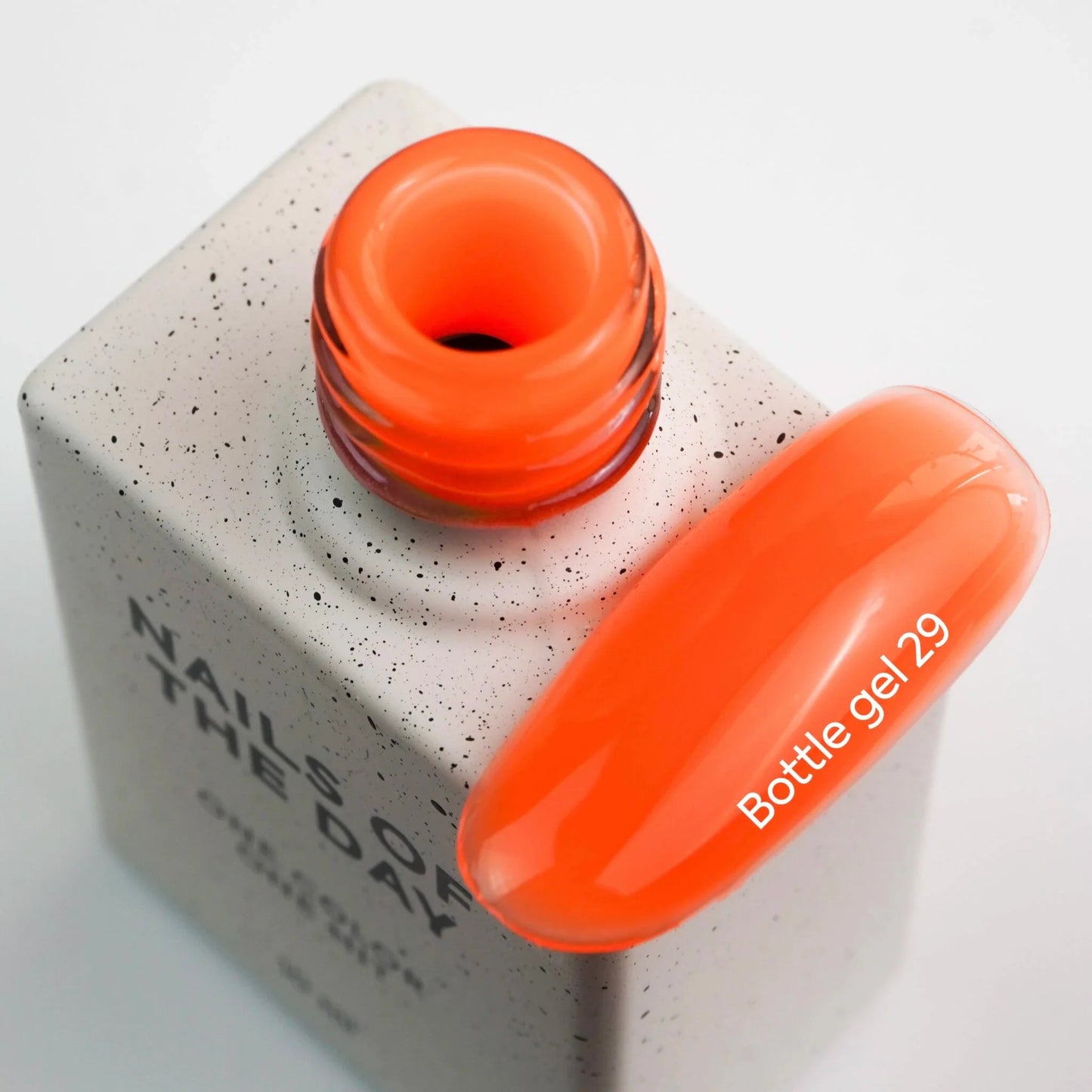 NAILSOFTHEDAY Botella gel 29 – gel fortalecedor de uñas ultrafuerte naranja neón, 10 ml