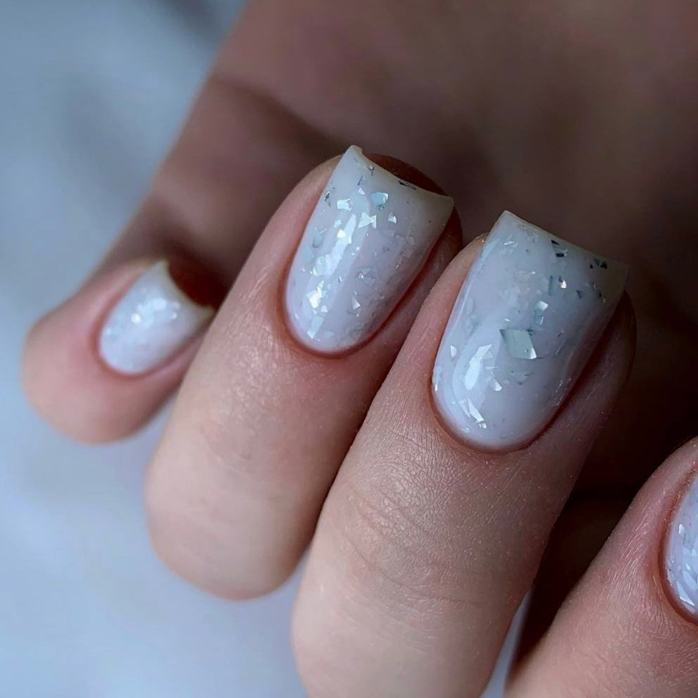 NAILSOFTHEDAY Potal base 09 - base leche-plata con potal plateado, 10 ml