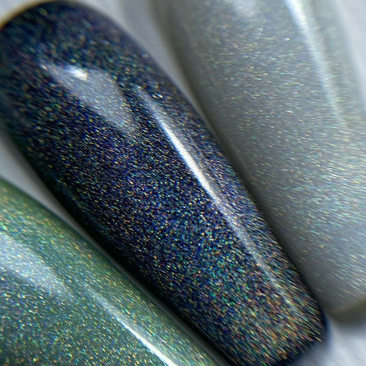 NAILSOFTHENIGHT Holographic Top Cat eye: un top holográfico con efecto ojo de gato para uñas sin capa pegajosa, 10 ml