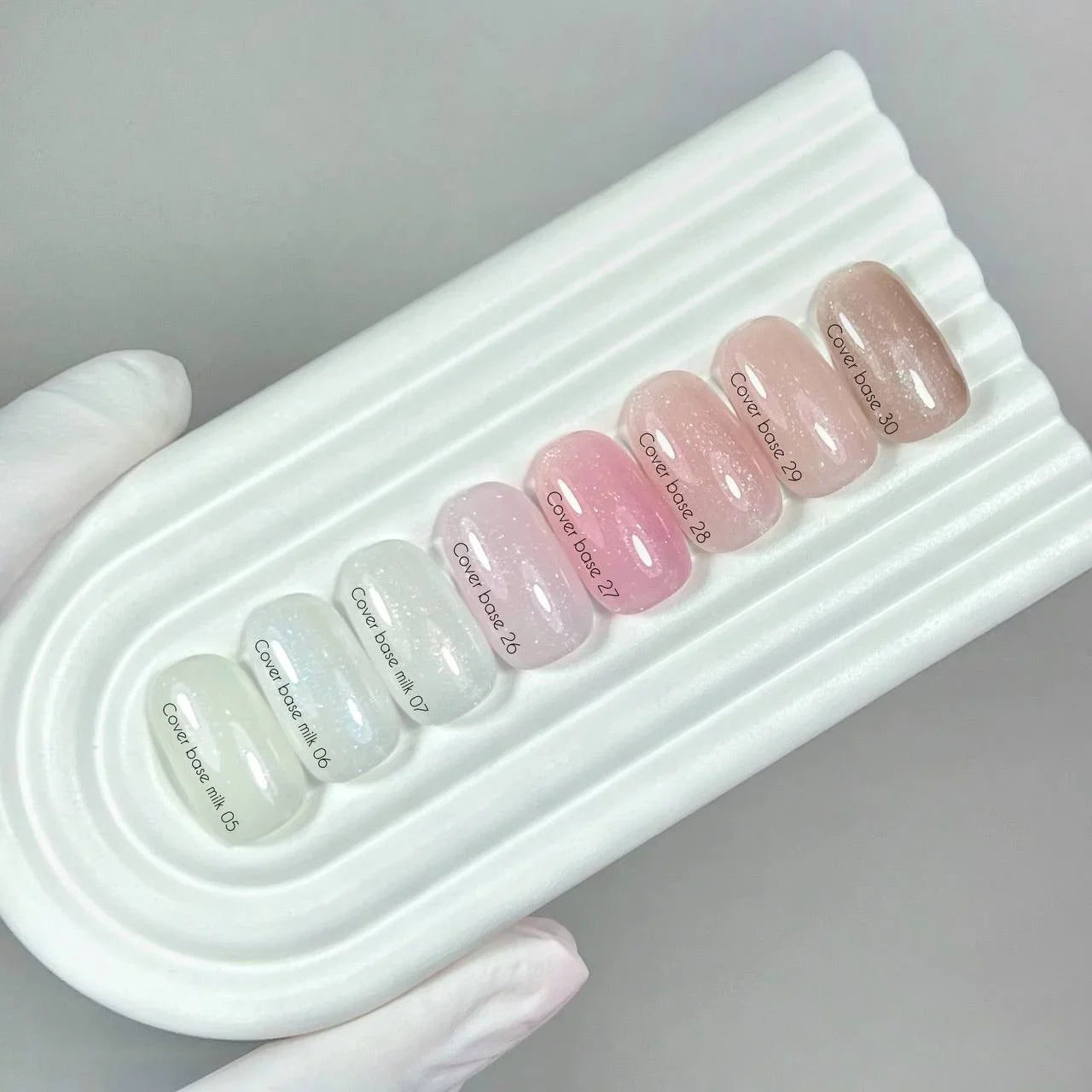 Nailsoftheday Base de cobertura NUEVA Leche de fórmula 05: lechosa, translúcida con un brillo rosado que realza el tono y lo hace más cálido, capa base de camuflaje para uñas, 30 ml