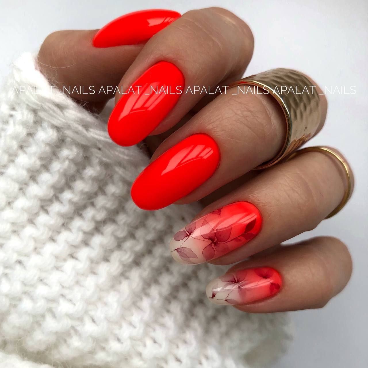 NAILSOFTHEDAY Let's Special Candy: un esmalte en gel coral saturado especial y brillante que se superpone en una capa, 10 ml