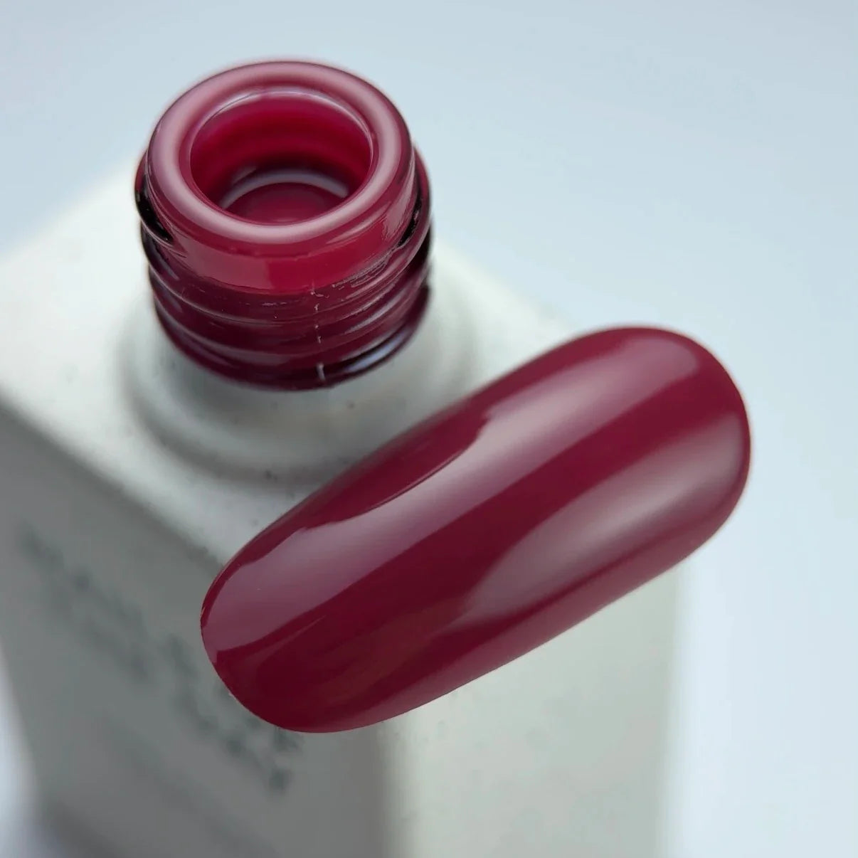 NAILSOFTHEDAY Color del mes Octubre 2025 Toscano — color del mes vino, superpuesto en una capa, 10 ml