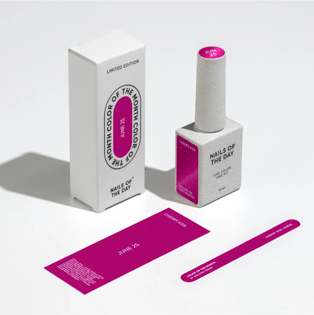 NAILSOFTHEDAY Color del mes junio de 2025 Cherry Kiss: el color del mes es un rosa intenso con efecto de ojo de gato, superpuesto en una capa, 10 ml