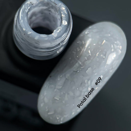 NAILSOFTHEDAY Potal base 09 - base leche-plata con potal plateado, 10 ml