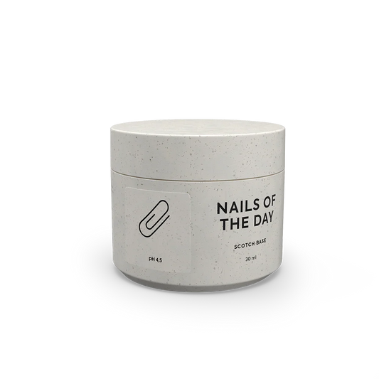 NAILSOFTHEDAY SCOTCH BASE — base líquida profesional para uñas naturales, 30 ml
