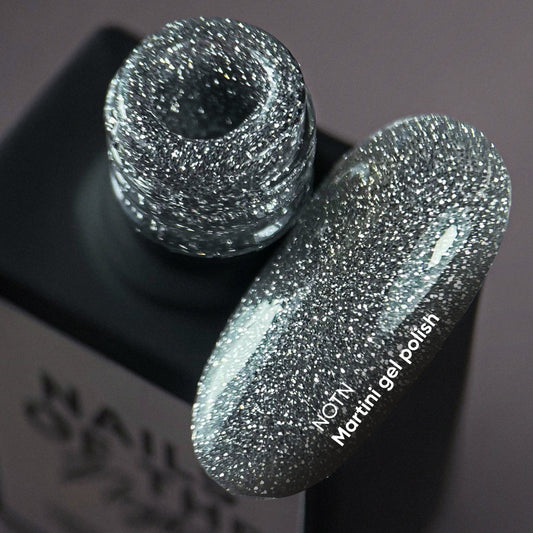 NAILSOFTHENIGHT Esmalte en gel Martini — esmalte en gel reflectante plateado para uñas, 10 ml