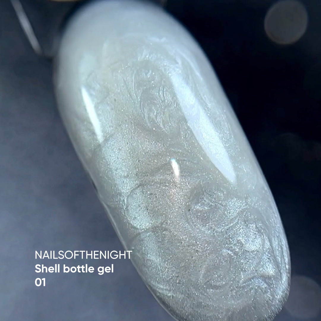 NAILSOFTHENIGHT Shell botella gel 01 — gel líquido ultra fuerte en botella con función autonivelante y efecto perla para uñas, 10 ml
