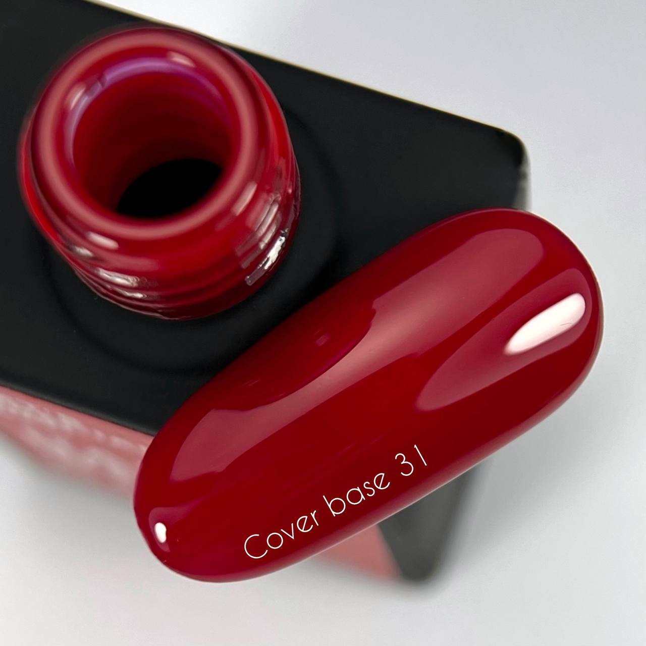 Nailsoftheday Cover Base NEW Formula 31 — base pigmentada intenso color rojo, 10 ml.