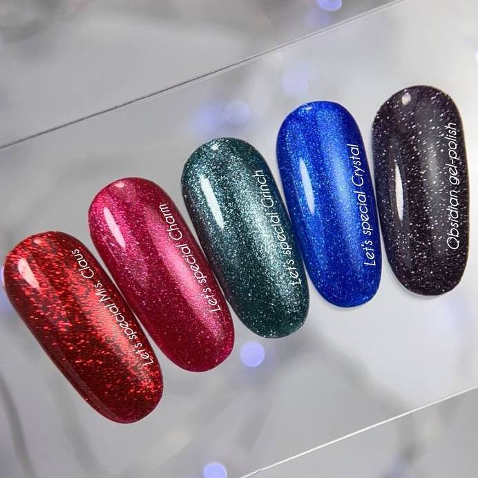 NAILSOFTHEDAY Let’s Special Mrs. Claus — un esmalte de color rojo intenso con un fino brillo, que ofrece cobertura completa en una sola capa, 10 ml.