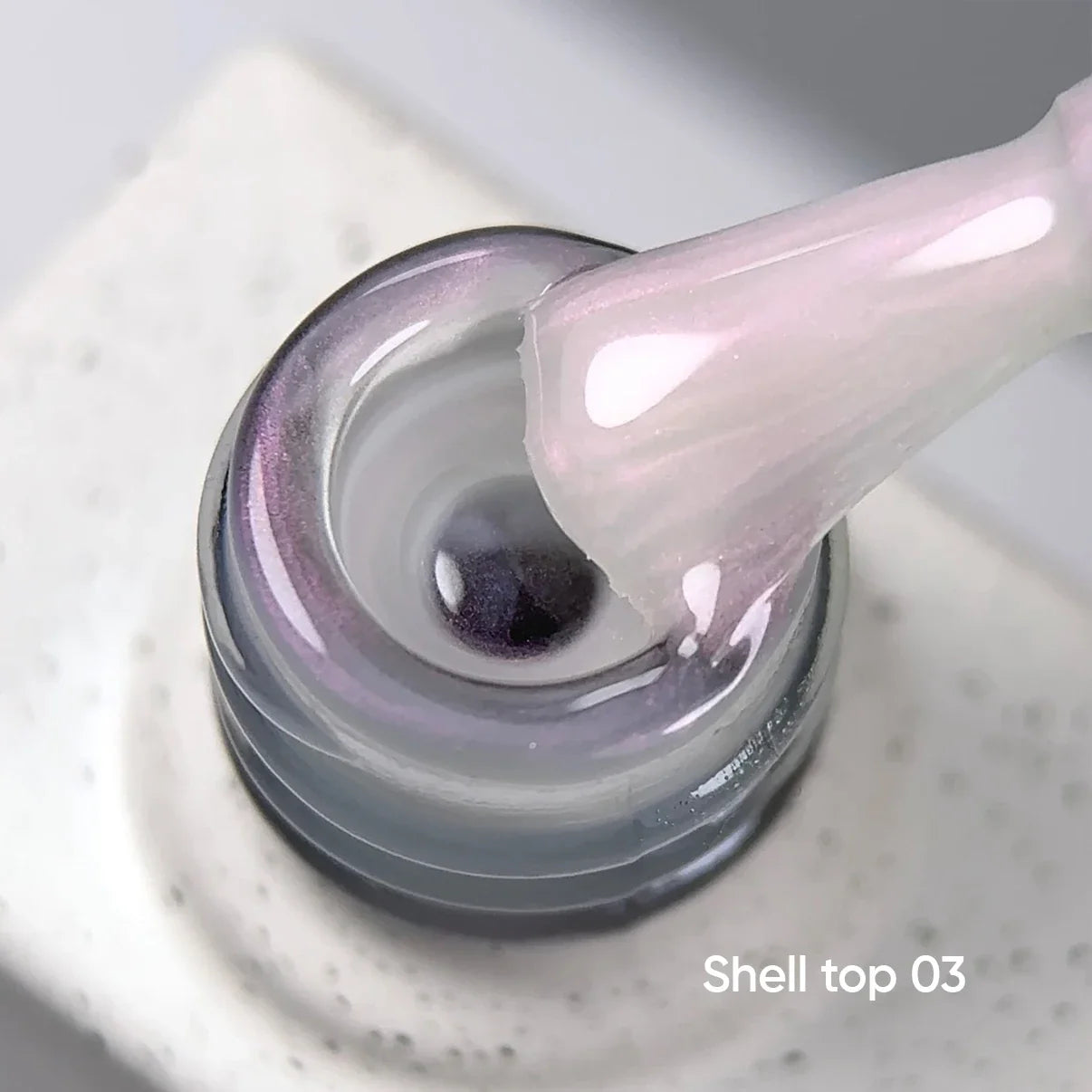 NAILSOFTHEDAY Shell top 03 nueva fórmula: un top nacarado con un brillo rosado sin una capa pegajosa, 10 ml