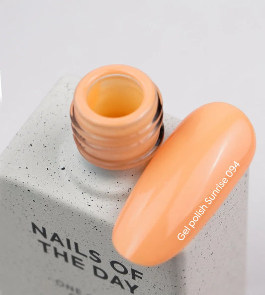 NAILSOFTHEDAY Esmalte en gel Sunrise: esmalte en gel amarillo cálido para cubrir uñas en una capa, 10 ml
