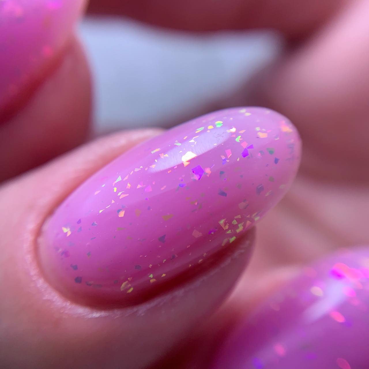 NAILSOFTHEDAY Potal base 23 – base fucsia con elegantes hologramas de potal, 10 ml