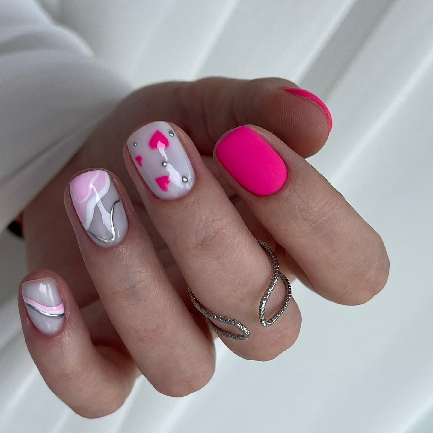 NAILSOFTHEDAY Let's Special Barbie: un esmalte en gel especial rosa neón superpuesto en una capa, 10 ml