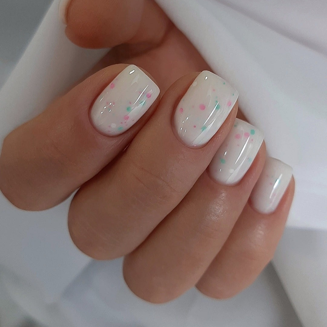 NAILSOFTHEDAY Potal base 28 – base lechosa con destellos neón, 10 ml