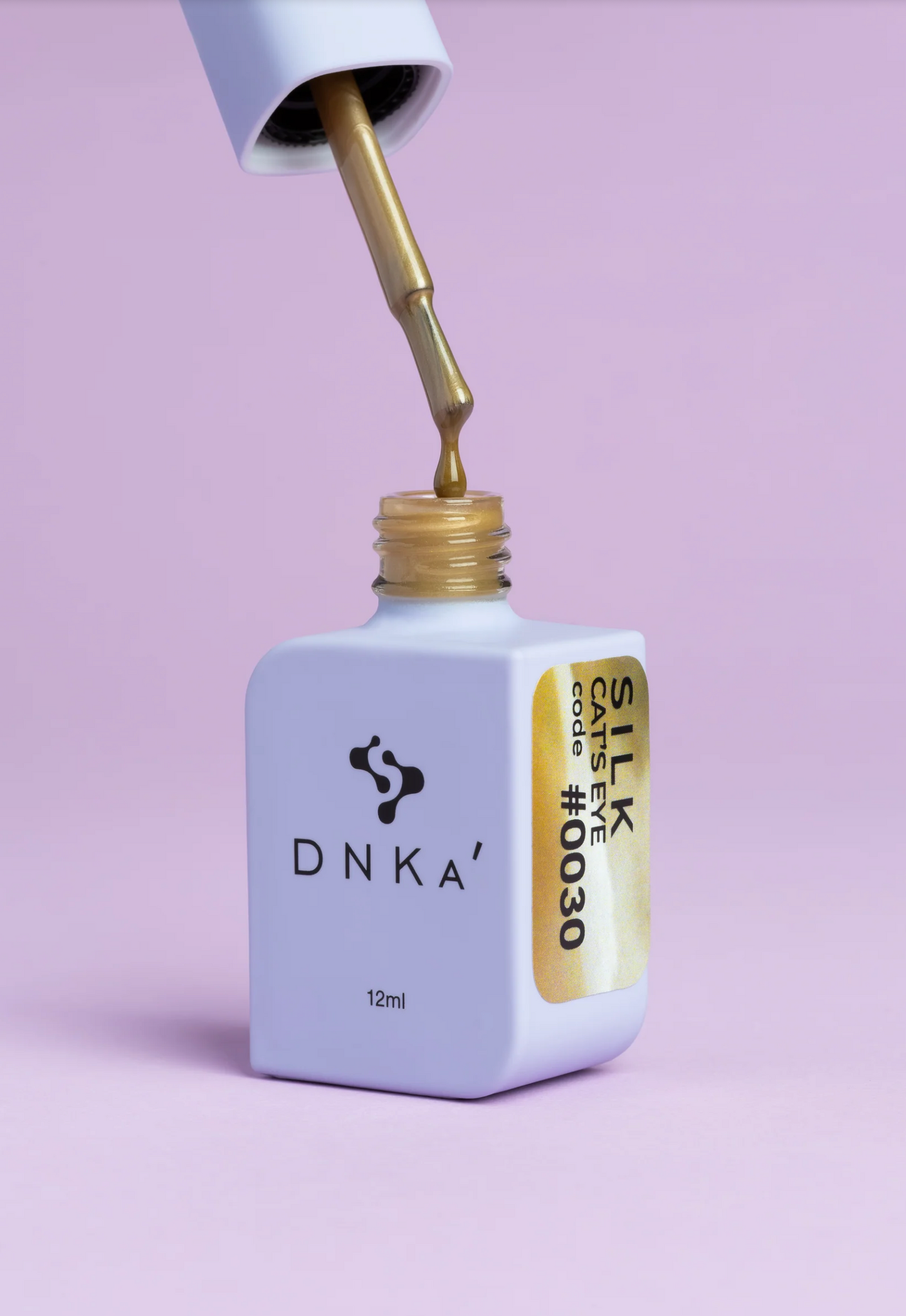 DNKa Esmalte semipermanente. #0030 Cat Eye Silk