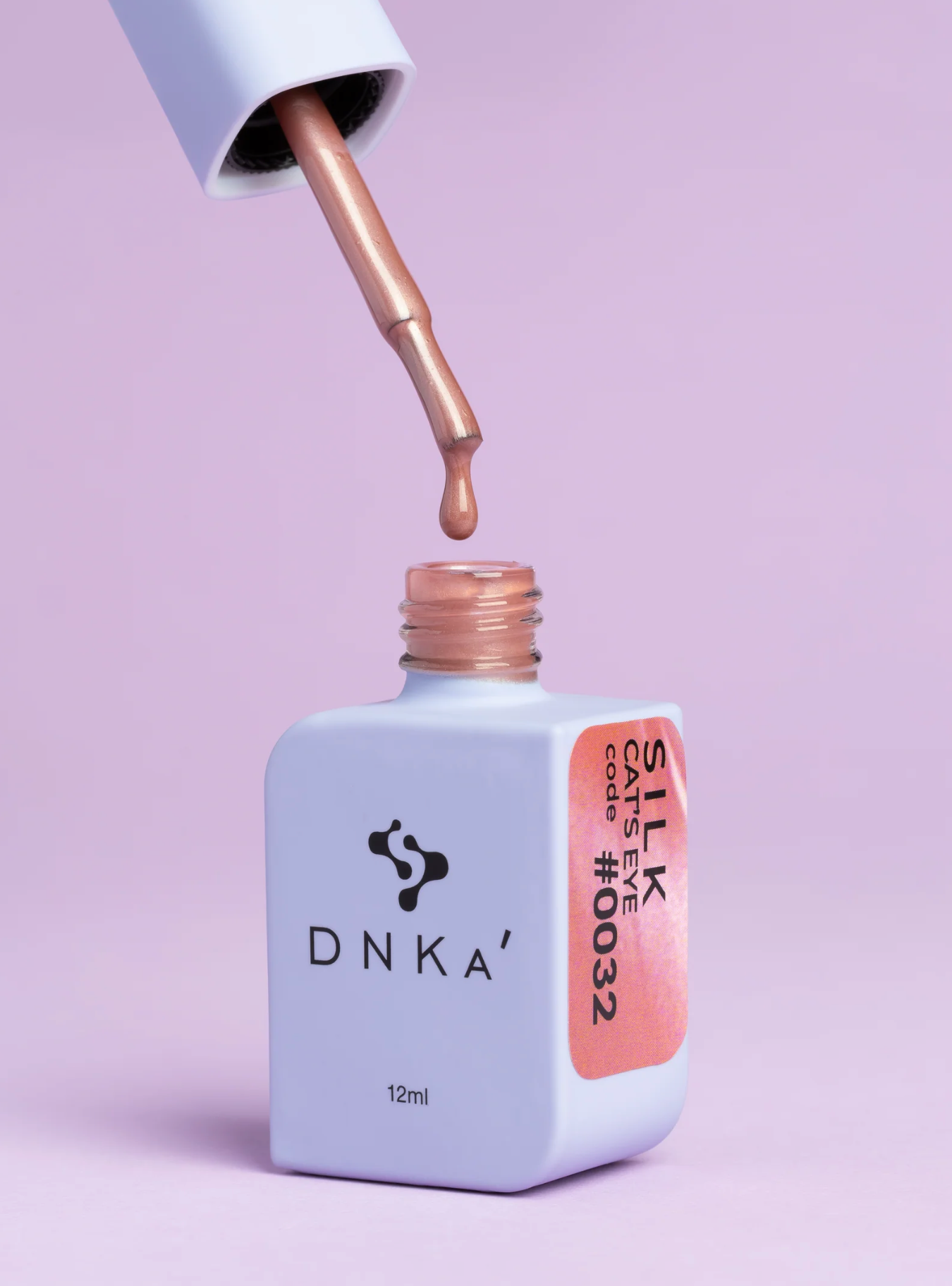 DNKa Esmalte semipermanente. #0032 Cat Eye Silk