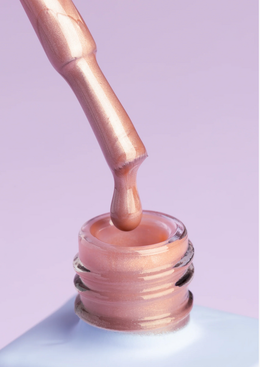 DNKa Esmalte semipermanente. #0032 Cat Eye Silk
