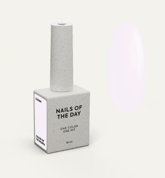 NAILSOFTHEDAY Color del Mes Abril 2026 — Cloudy Blanco lechoso con un delicado velo rosado, cobertura en una capa, 10 ml