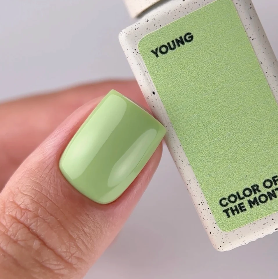 NAILSOFTHEDAY Color del Mes Mayo 2026 Young — oliva, cobertura en una capa, 10 ml