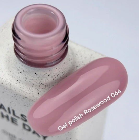 NAILSOFTHEDAY Gel Polish Rosewood 064 — esmalte semipermanente rosa empolvado con cobertura en una sola capa, 10 ml