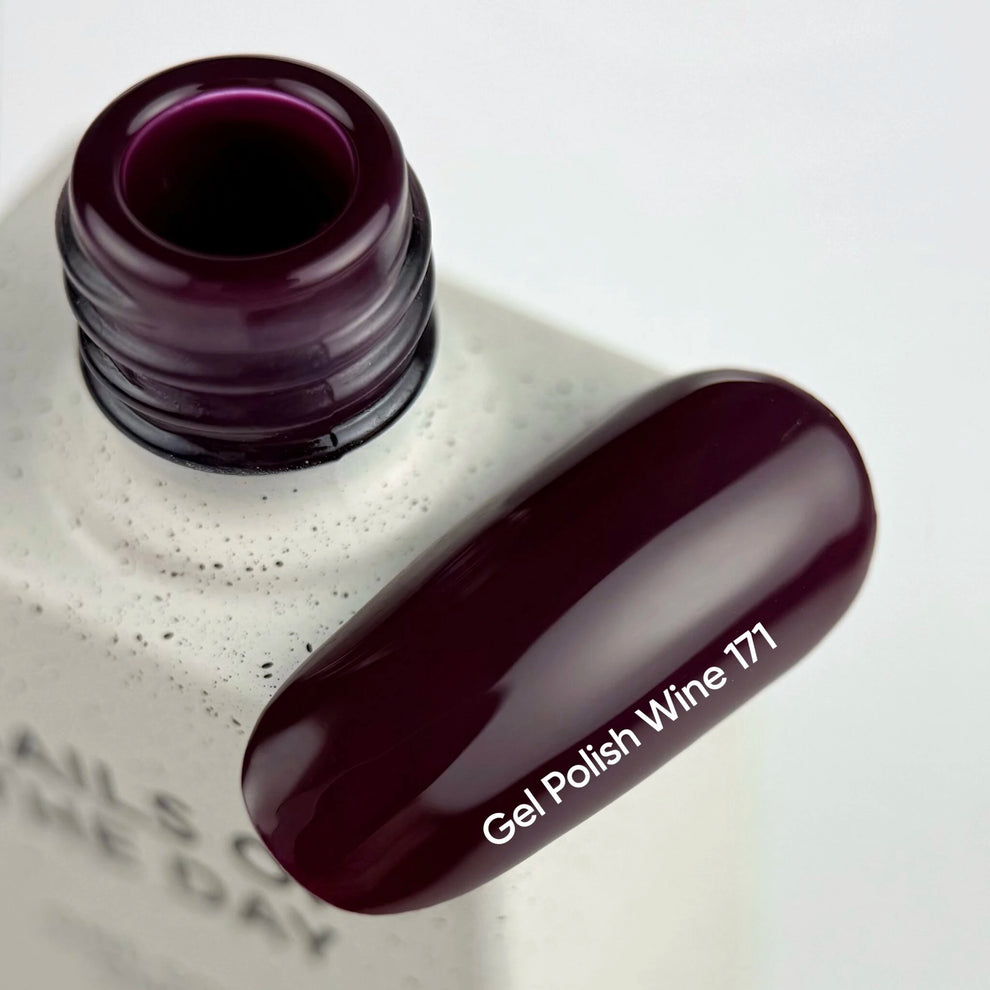 NAILSOFTHEDAY Gel Polish Wine — esmalte semipermanente en tono vino uva con cobertura completa en una sola capa. 10 ml.
