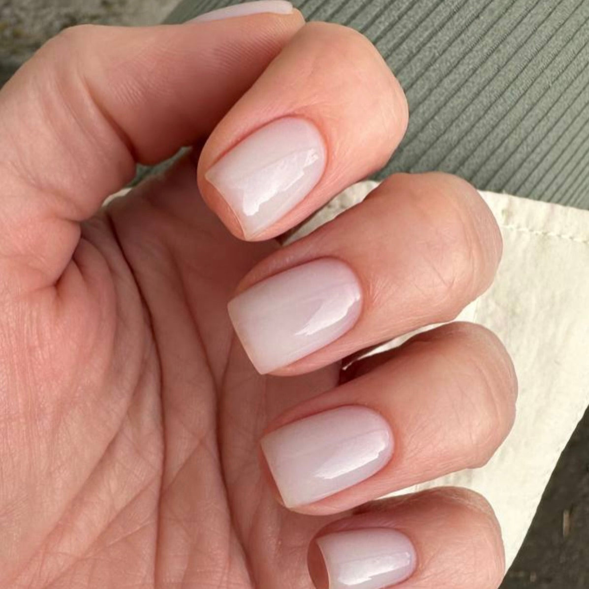 Nailsoftheday Cover base NUEVO Formula milk 01 — capa base translúcida de camuflaje de leche fría para uñas, 30 ml