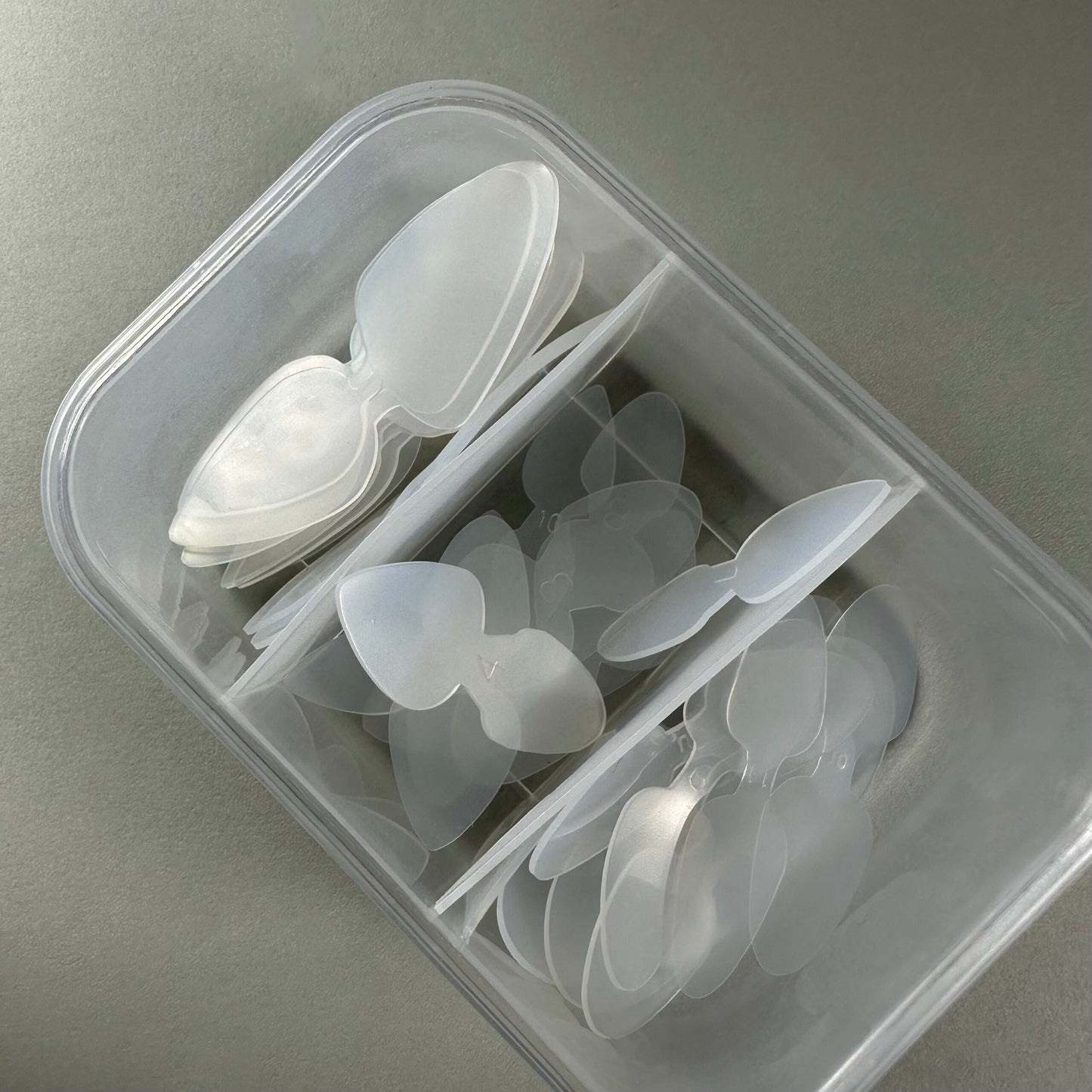 NAILSOFTHEDAY Molde doble de silicona para uñas, 2 en 1, 36 piezas/bolsa (Tipo 10): moldes/plantillas de silicona para formas superiores, 36 piezas en una caja.