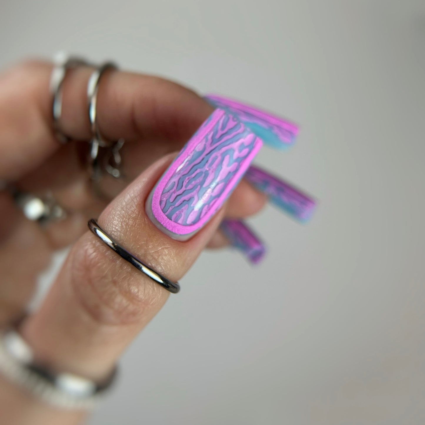 NAILSOFTHEDAY Serpiente Safari Salvaje, forma de silicona;12 piezas/caja: moldes de silicona para formas superiores/serpiente (Tipo 12), 12 piezas en una caja de marca.