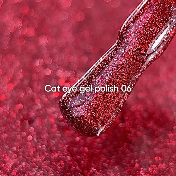 NAILSOFTHEDAY Gel Polish Cat Eye 06 — esmalte semipermanente rojo efecto ojo de gato con partículas metálicas finas y un ligero efecto reflectante. Cobertura total en una sola capa. 6 ml.