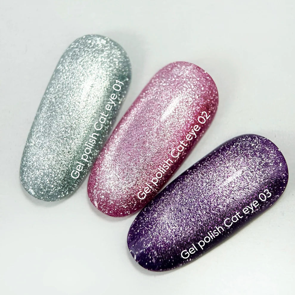 NAILSOFTHEDAY Gel Polish Cat Eye 01 — esmalte semipermanente plateado efecto ojo de gato con partículas metálicas finas y un ligero efecto reflectante. Cobertura total en una sola capa. 6 ml.