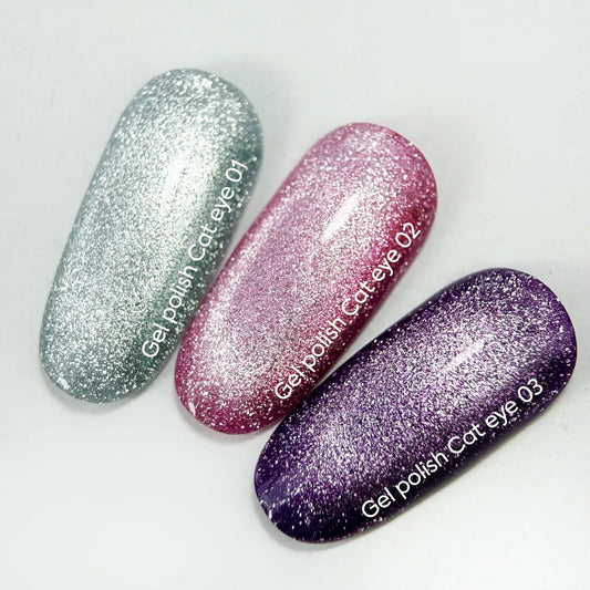 NAILSOFTHEDAY Gel Polish Cat Eye 07 — esmalte semipermanente verde efecto ojo de gato con partículas metálicas finas y un ligero efecto reflectante. Cobertura total en una sola capa. 6 ml
