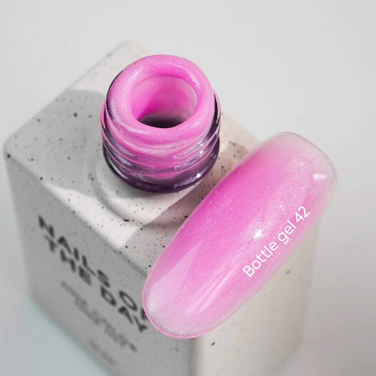 NAILSOFTHEDAY Bottle gel 42 – rosa con brillo, gel fortalecedor de uñas súper fuerte, 10 ml