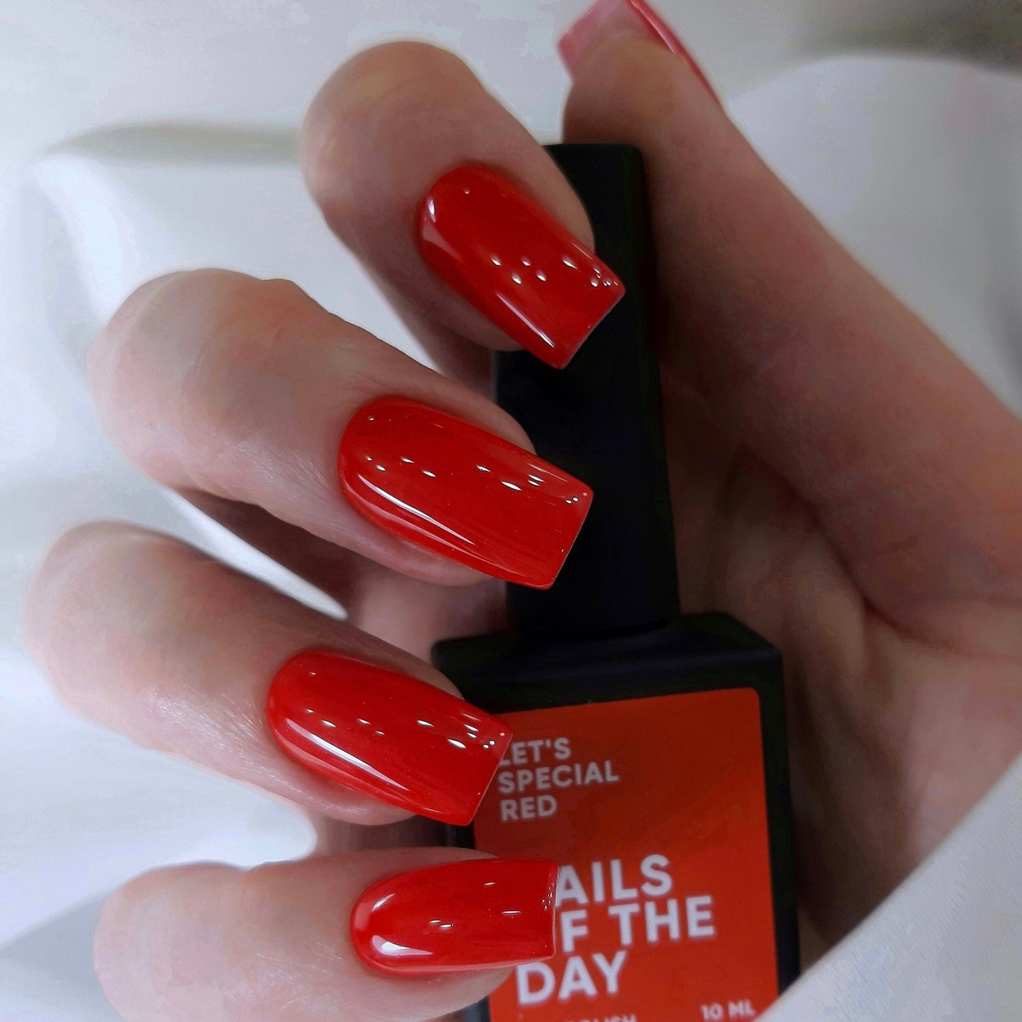 NAILSOFTHEDAY Let's Special Red: esmalte en gel rojo especial superpuesto en una capa, 10 ml