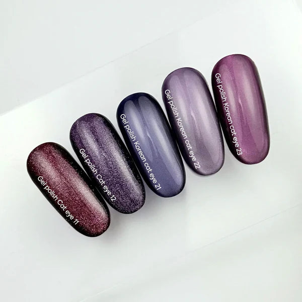 NAILSOFTHEDAY Gel Polish Cat Eye 12 — esmalte efecto ojo de gato en tono morado, cobertura completa en una sola capa. 6 ml.
