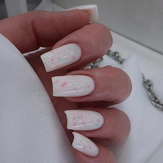 NAILSOFTHEDAY Potal base 28 – base lechosa con destellos neón, 10 ml