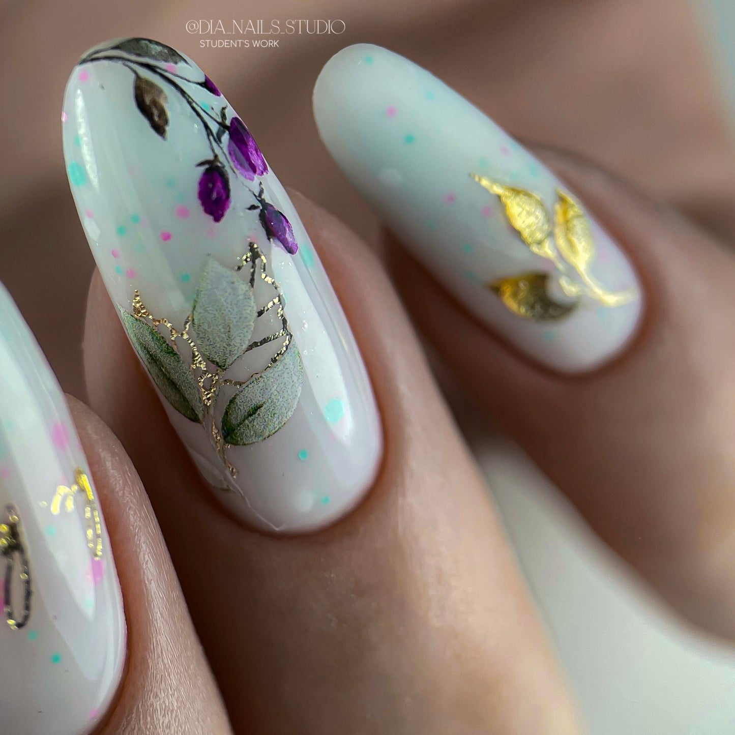 NAILSOFTHEDAY Potal base 28 – base lechosa con destellos neón, 10 ml