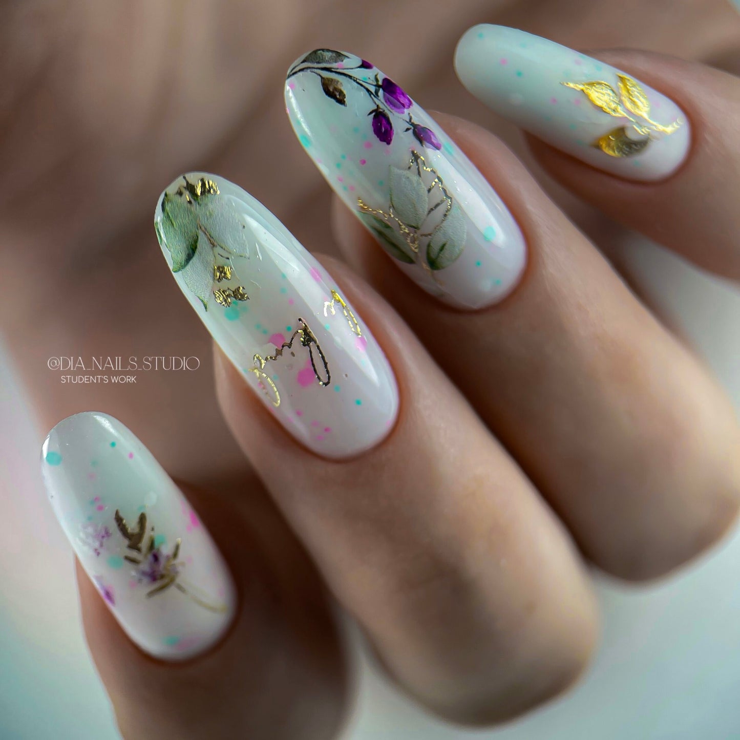 NAILSOFTHEDAY Potal base 28 – base lechosa con destellos neón, 10 ml