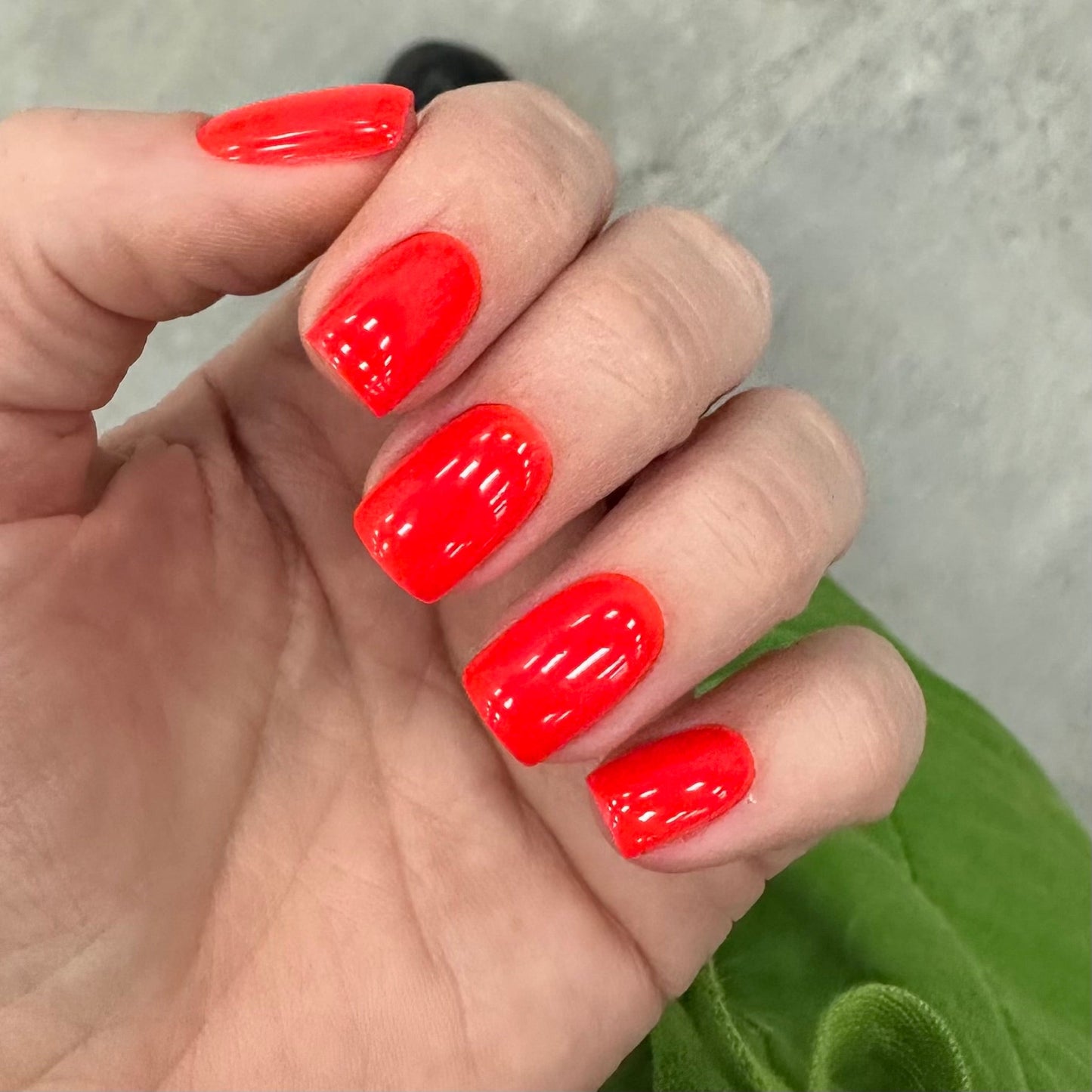 NAILSOFTHEDAY Let's Special Red: esmalte en gel rojo especial superpuesto en una capa, 10 ml