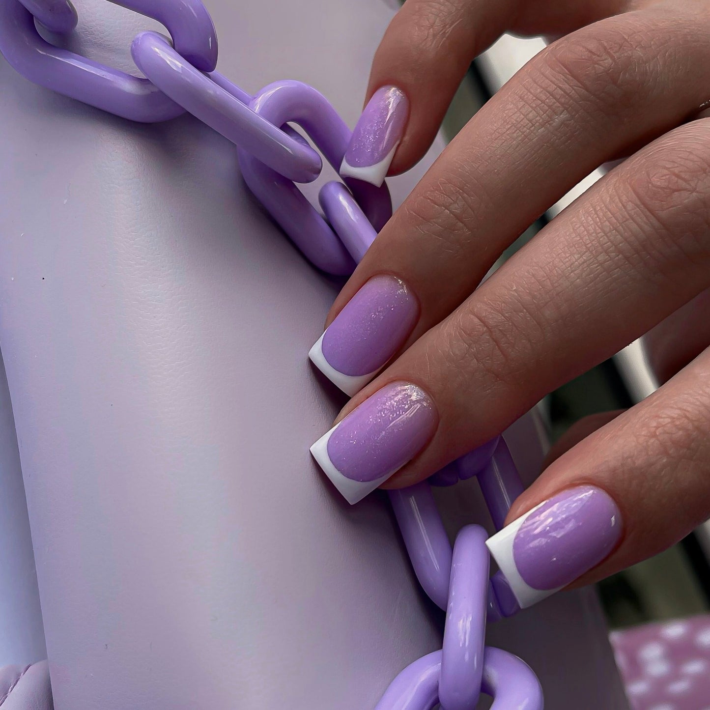 NAILSOFTHEDAY Botella gel shimmer 06 – gel violeta ultrafuerte con brillo plateado, 10 ml