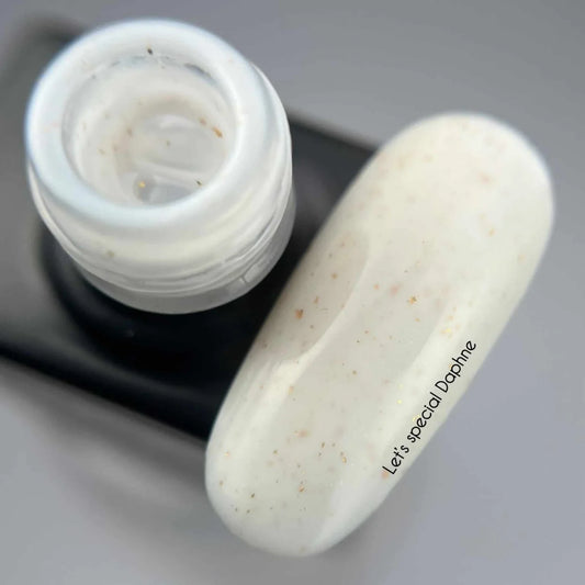 NAILSOFTHEDAY Let's Special Daphne - esmalte de uñas en gel lechoso con fusión dorada, 10 ml