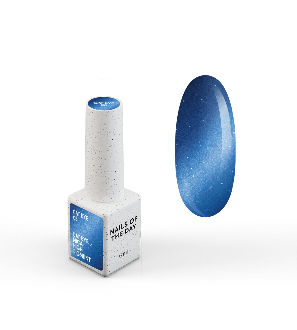 NAILSOFTHEDAY Gel Polish Cat Eye 08 — esmalte semipermanente azul efecto ojo de gato con partículas metálicas finas y un ligero efecto reflectante. Cobertura total en una sola capa. 6 ml.