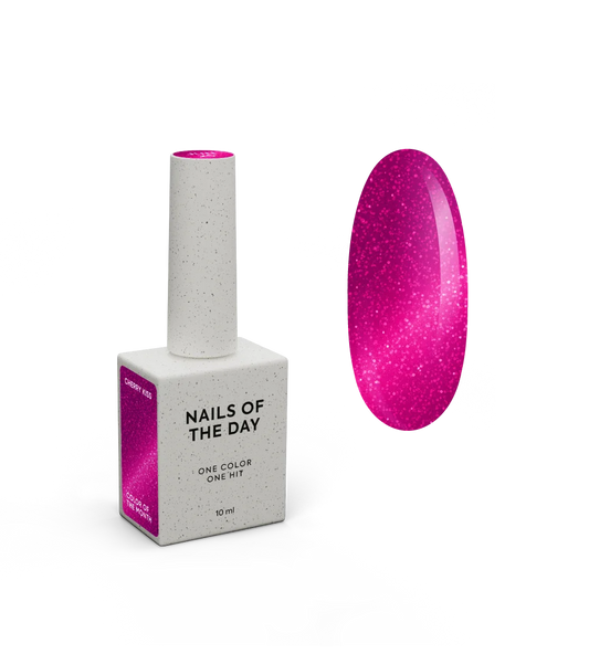 NAILSOFTHEDAY Color del mes junio de 2025 Cherry Kiss: el color del mes es un rosa intenso con efecto de ojo de gato, superpuesto en una capa, 10 ml