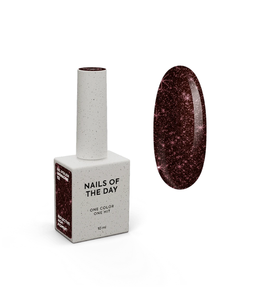 NAILSOFTHEDAY Gel Polish Grenadine — esmalte semipermanente burdeos (granada) reflectante, 10 ml