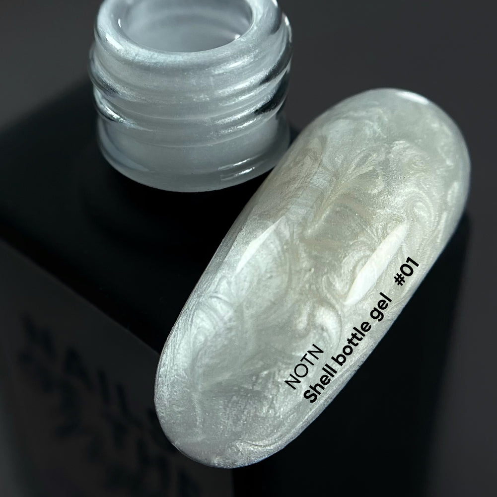 NAILSOFTHENIGHT Shell bottle gel 01 — gel líquido ultra fuerte en botella con función autonivelante y efecto perla para uñas, 10 ml